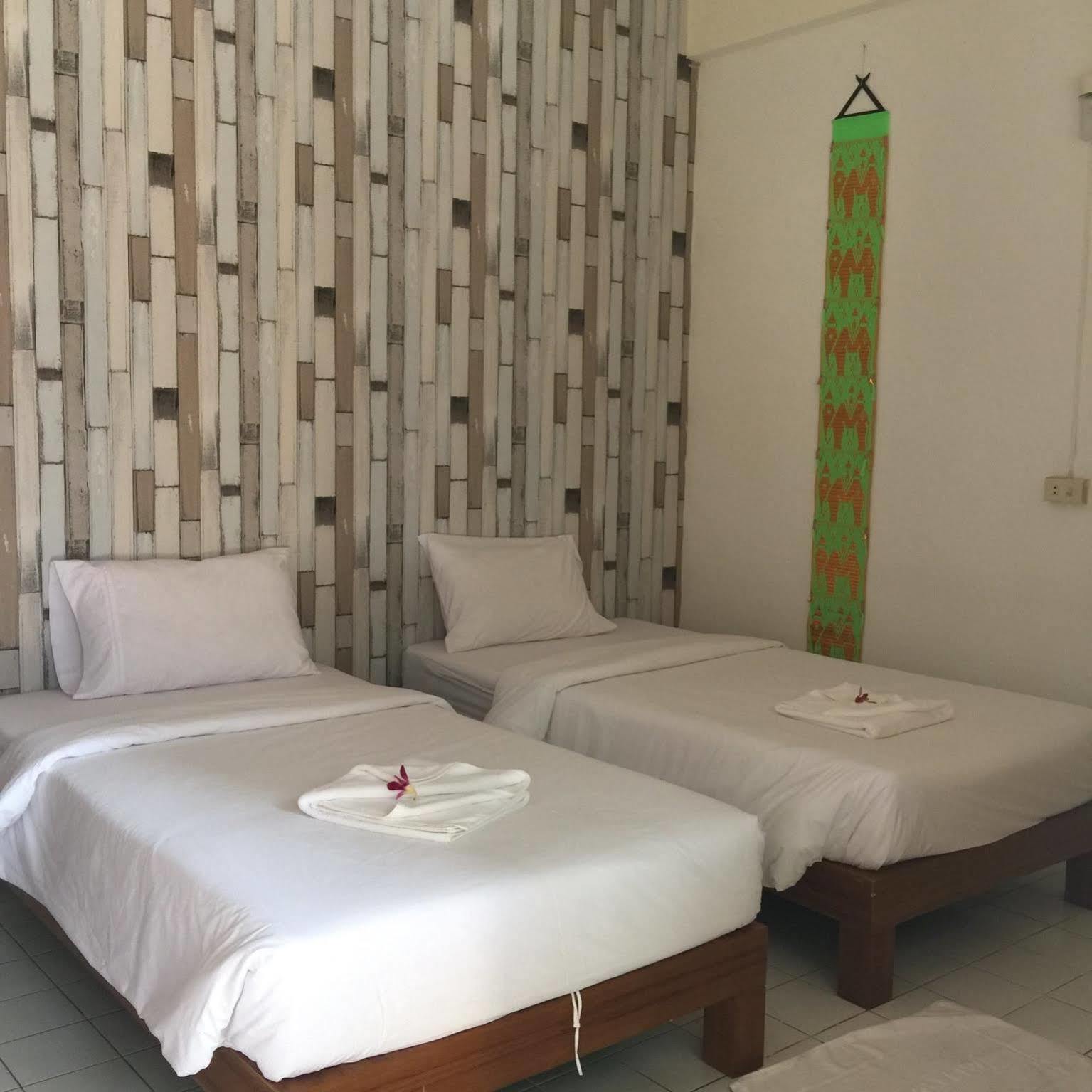 Baan Thai Homestay By Bgb Villas Kata Beach  Eksteriør billede